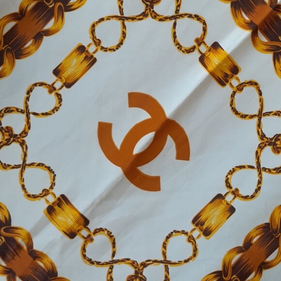 Gorgeous Vintage Chanel Scarf! - Picture 6 of 7